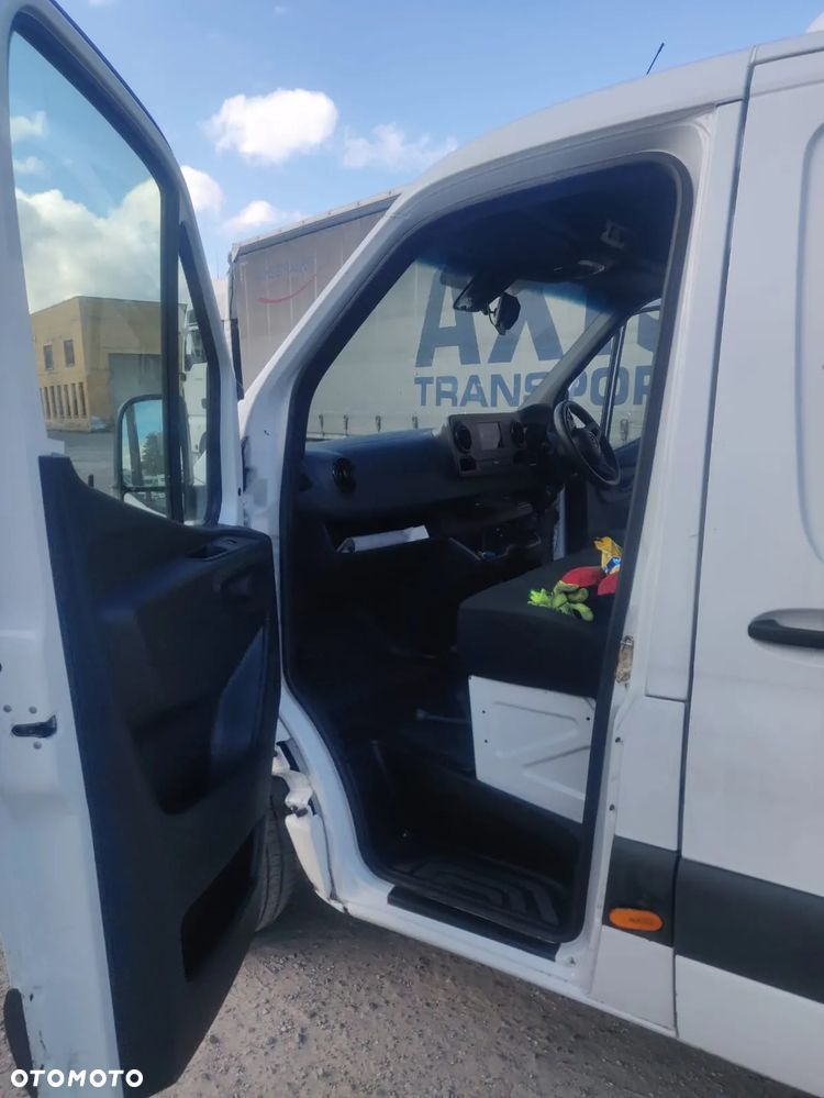 Mercedes-Benz Sprinter - 35