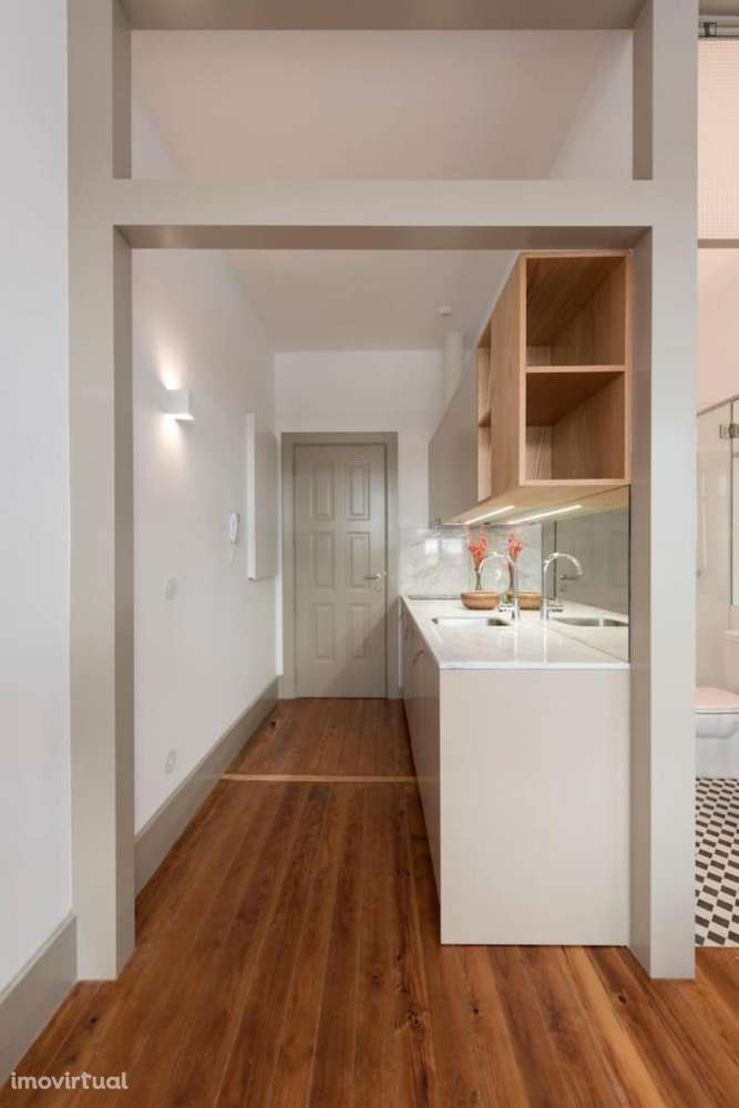 Estúdio - localizado em Santo Ildefonso Porto - Grande imagem: 3/22