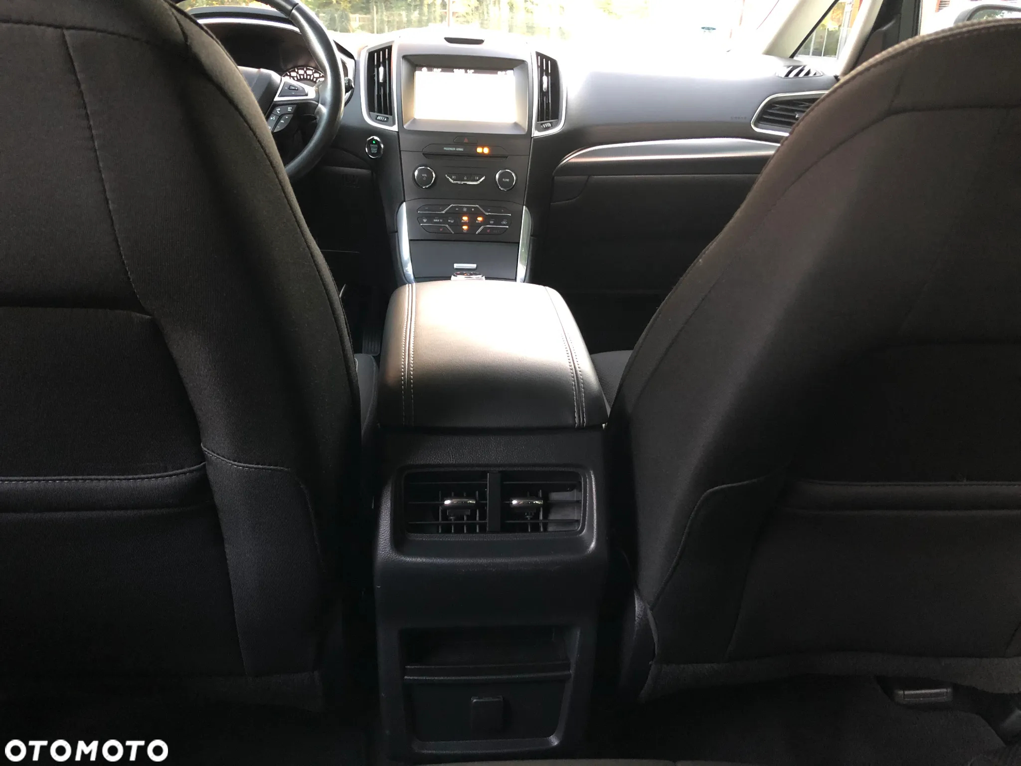 Ford S-Max - 12