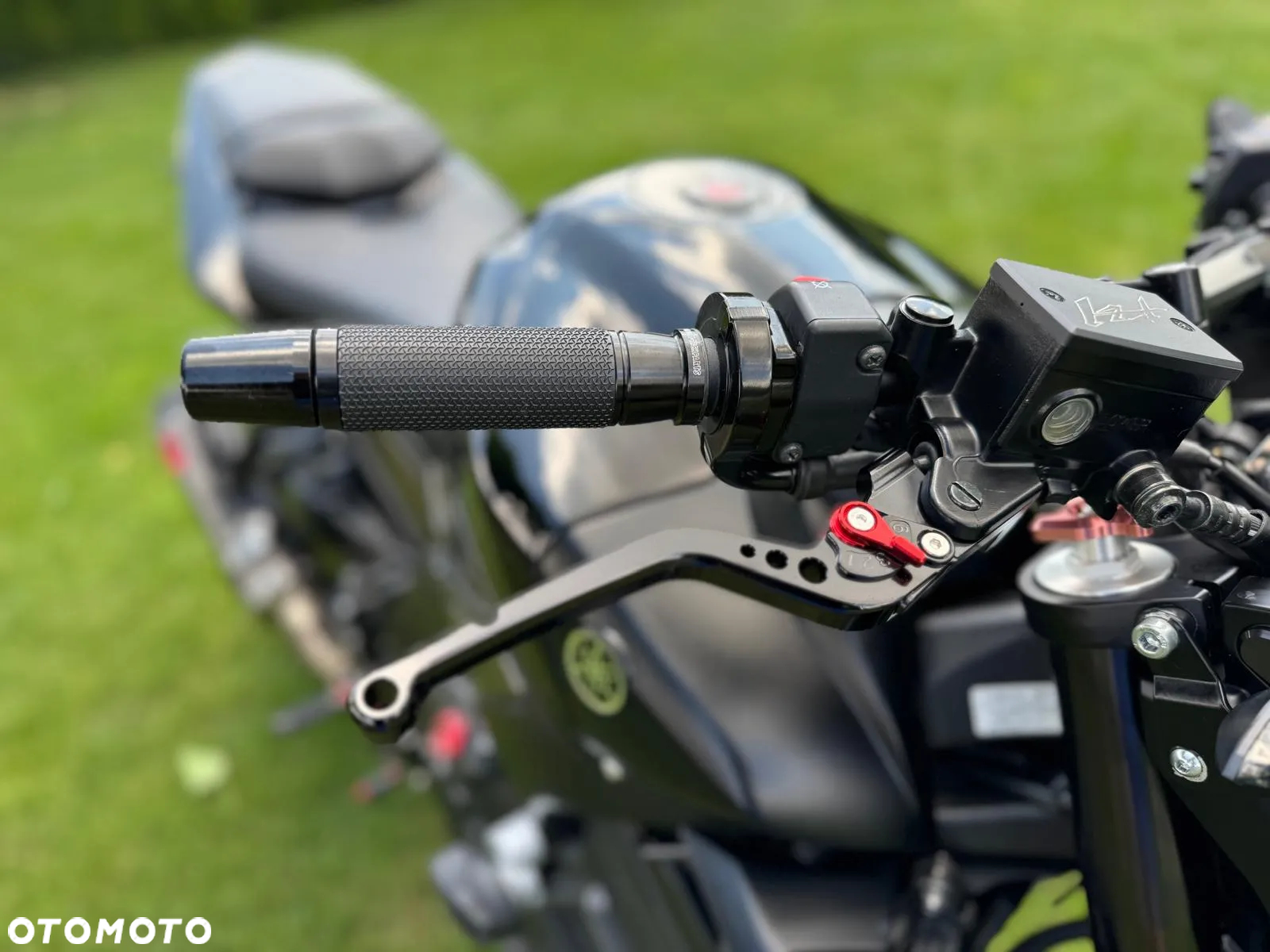 Yamaha FZ - 16