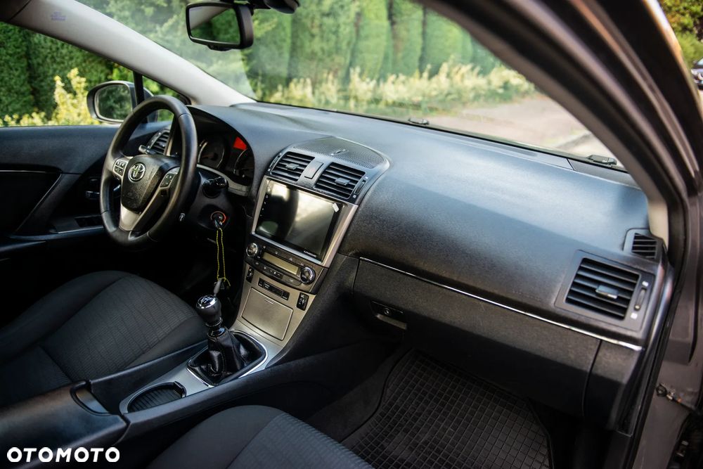 Toyota Avensis Touring Sports 1.8 Comfort - 37