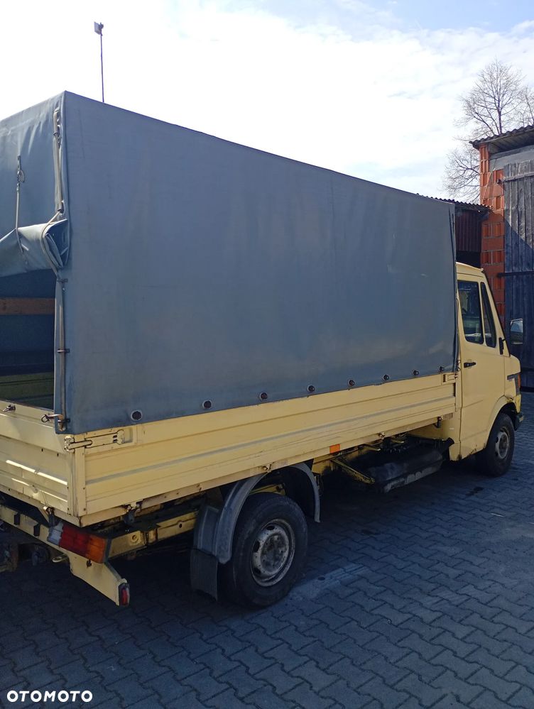 Mercedes-Benz 208D - 9