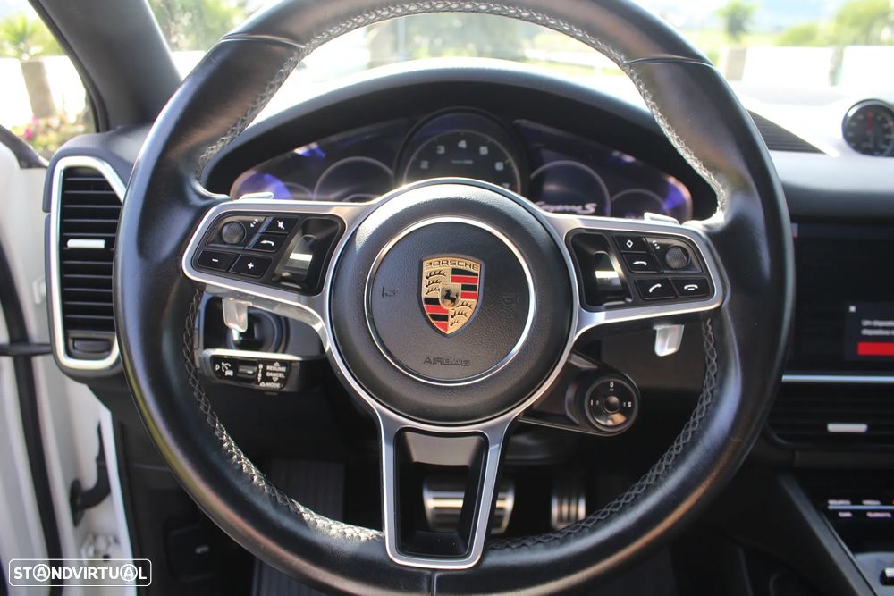 Porsche Cayenne Coupé Tiptronic S Platinum Edition - 28