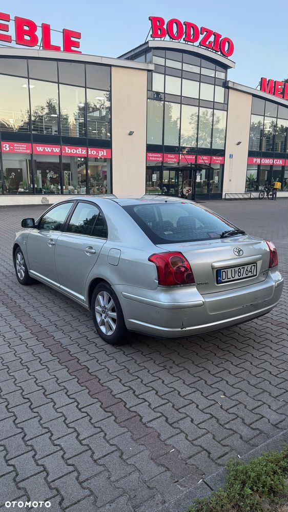 Toyota Avensis 2.0 D-4D Sol - 4