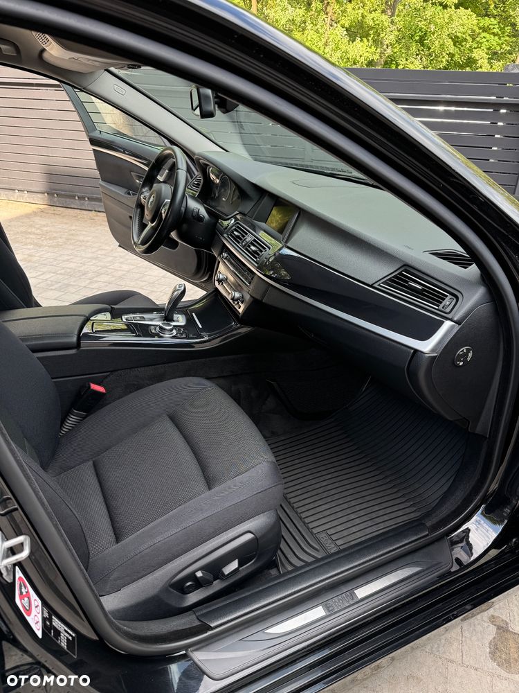 BMW Seria 5 520d xDrive Sport Line - 11