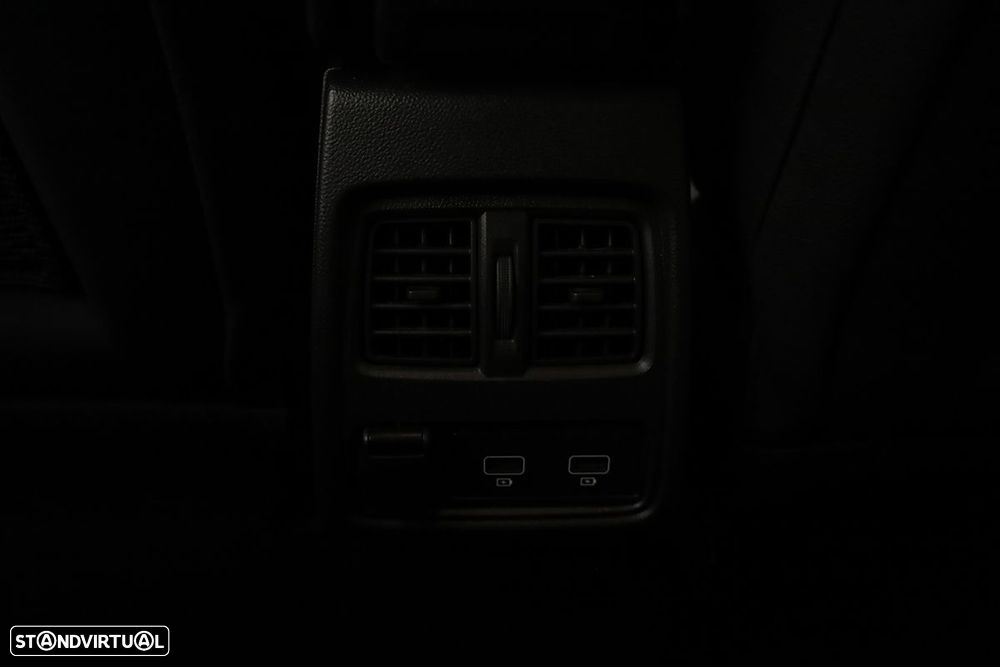 Renault Captur 1.0 TCe Techno Bi-Fuel - 26