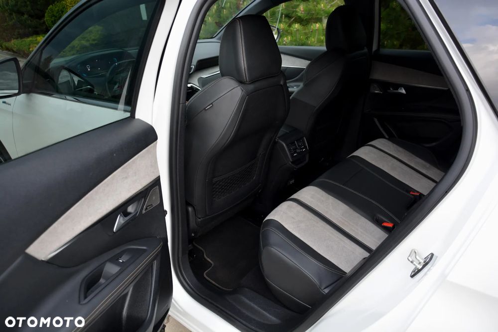 Peugeot 3008 Hybrid4 300 e-EAT8 GT - 38