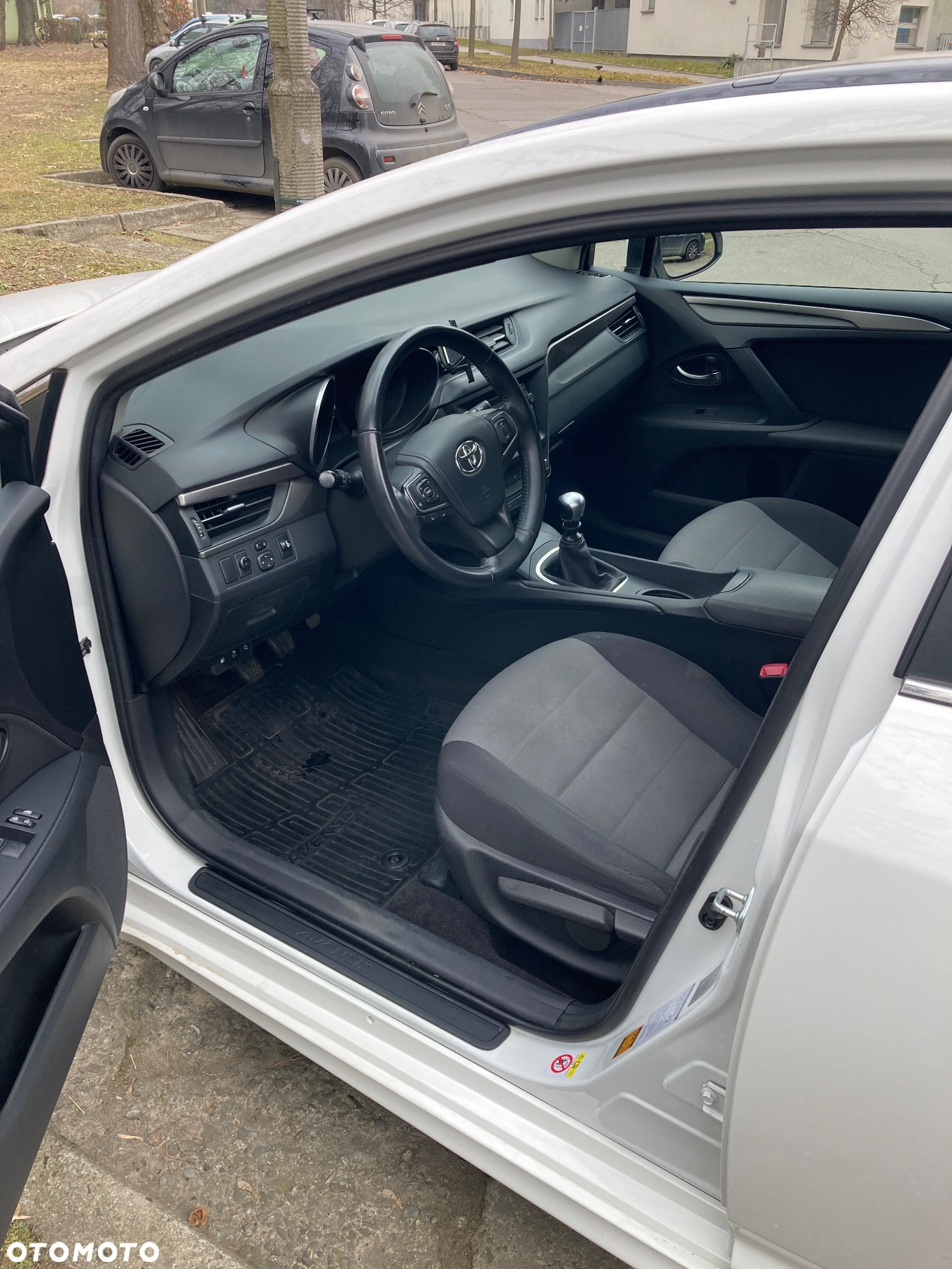 Toyota Avensis 1.6 Active - 3