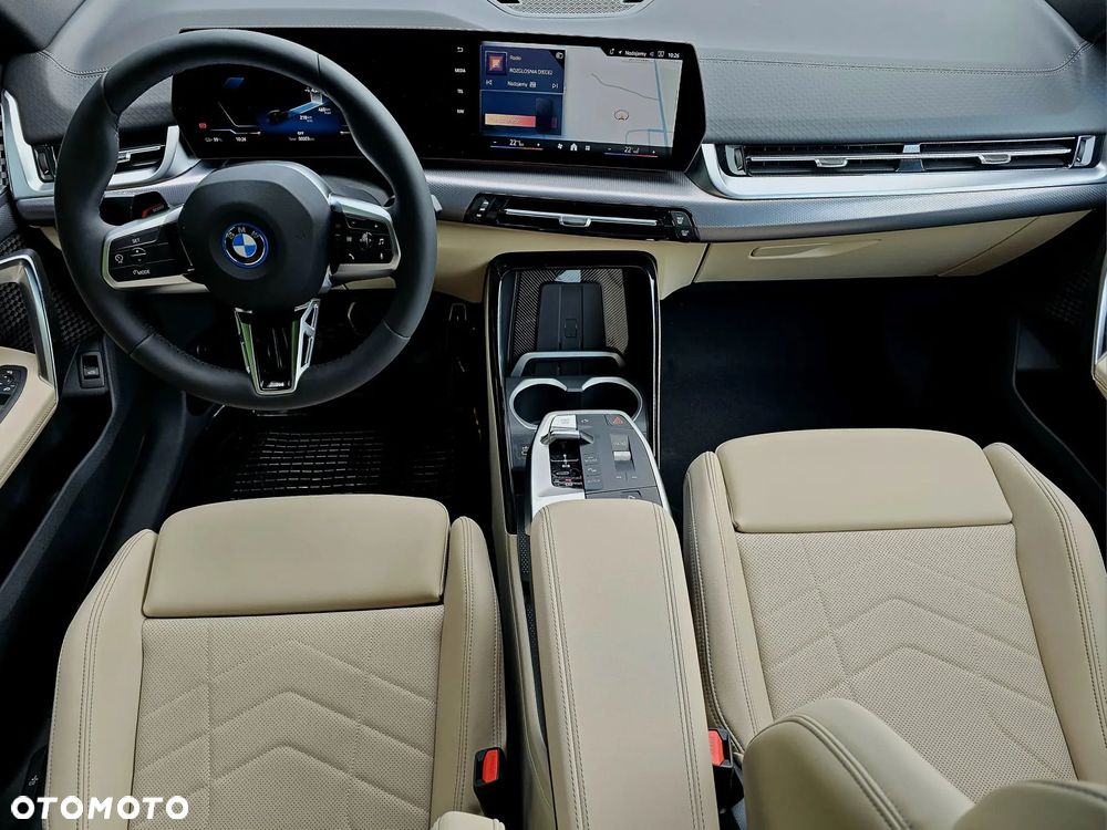 BMW iX2 eDrive20 66.5kWh M Sport - 24