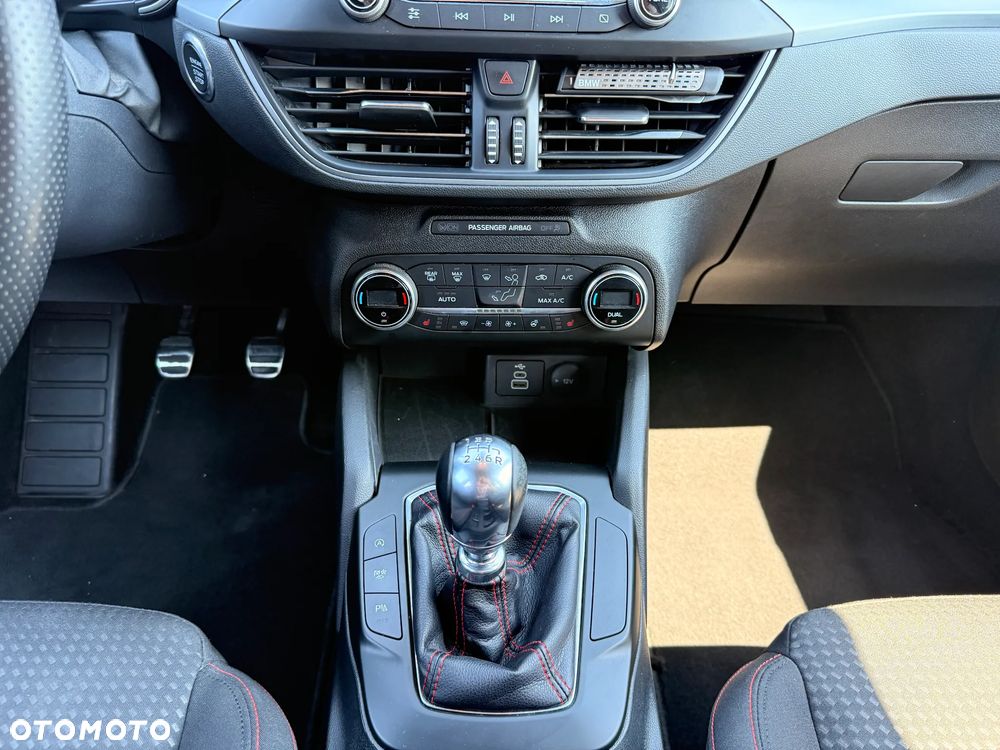 Ford Focus 1.0 EcoBoost ST-Line Style - 10