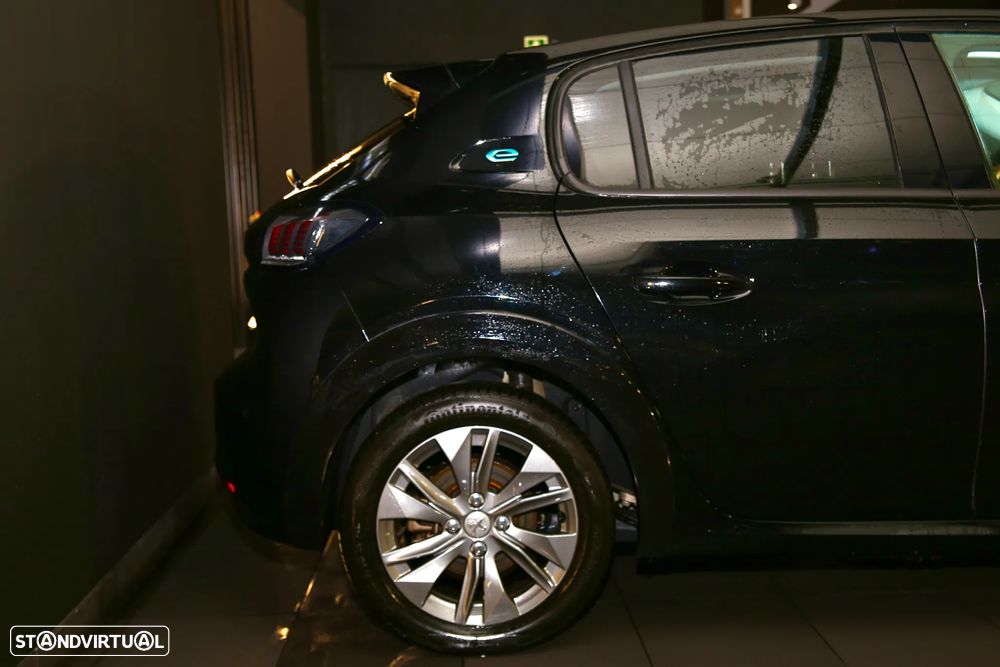 Peugeot e-208 Allure Pack - 5