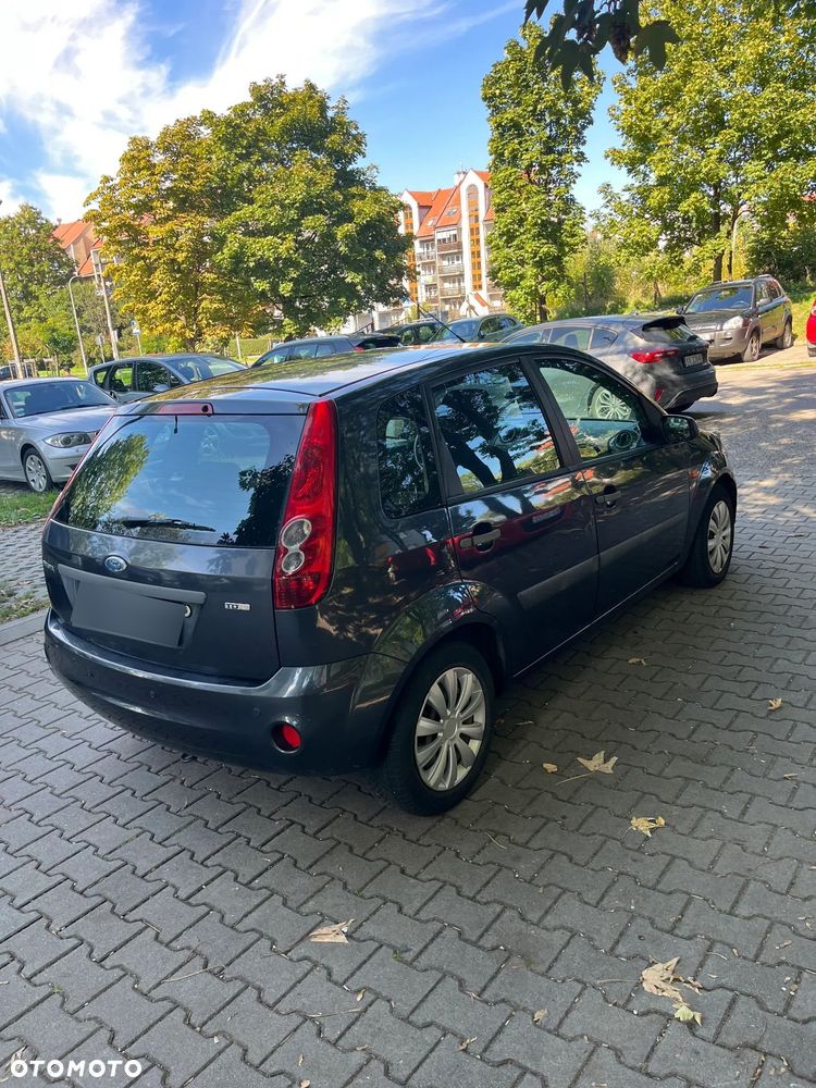 Ford Fiesta 2007 photo 4