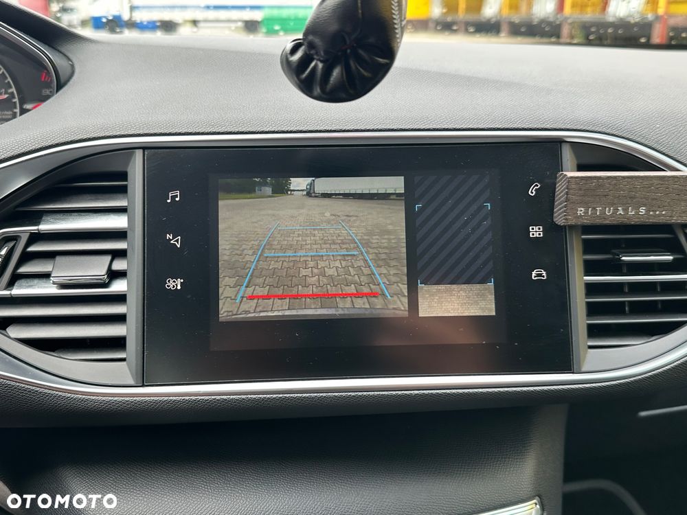 Peugeot 308 1.5 BlueHDi Allure S&S EAT6 - 19
