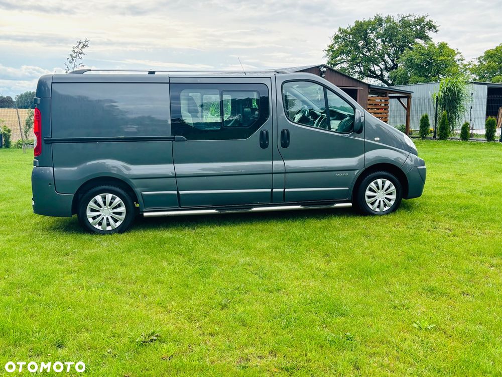 Renault Trafic 2014 photo 2
