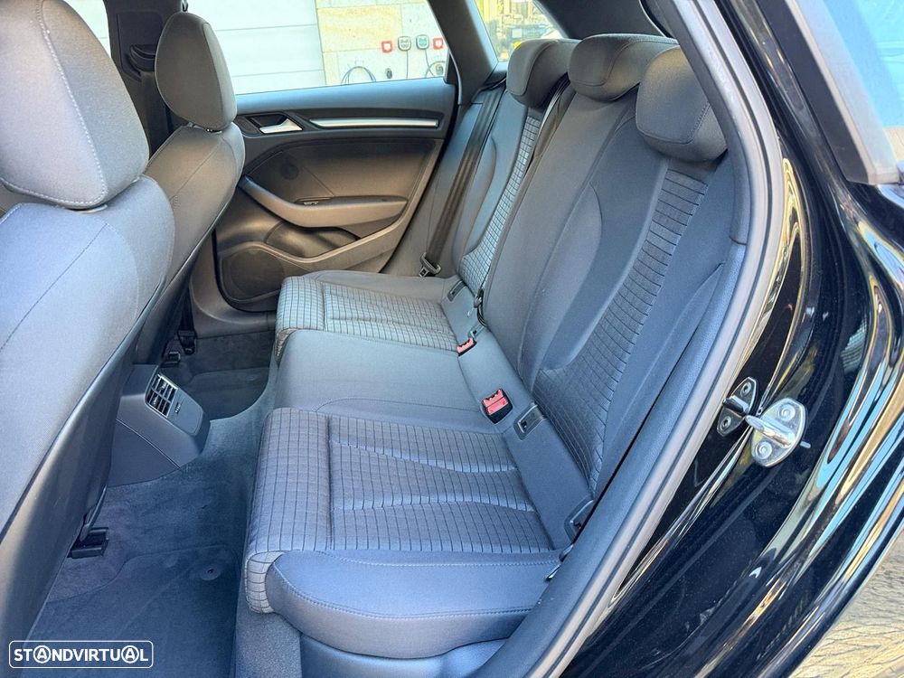 Audi A3 Sportback 1.6 TDI S-line - 16