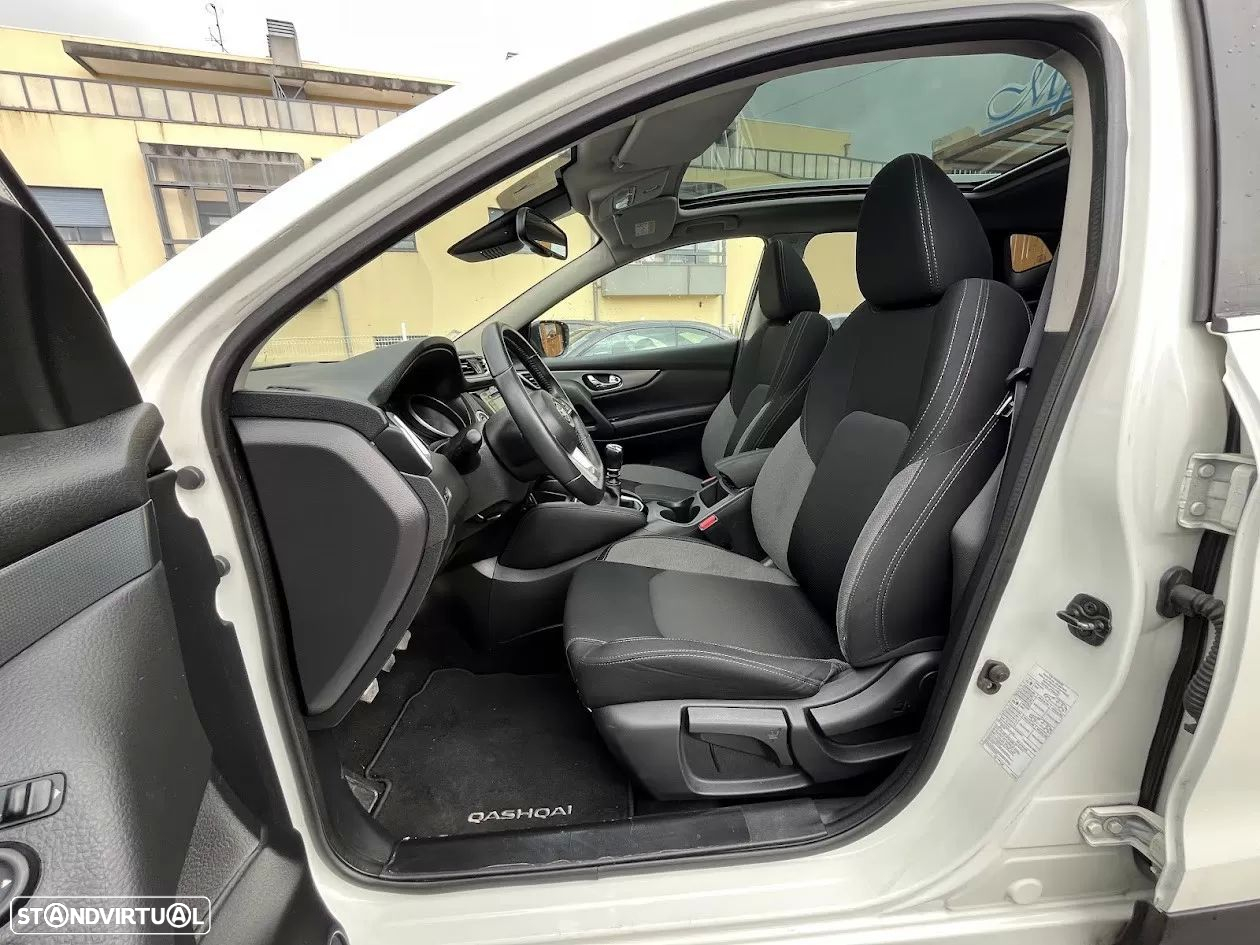 Nissan Qashqai 1.5 dCi N-Connecta 18 - 25