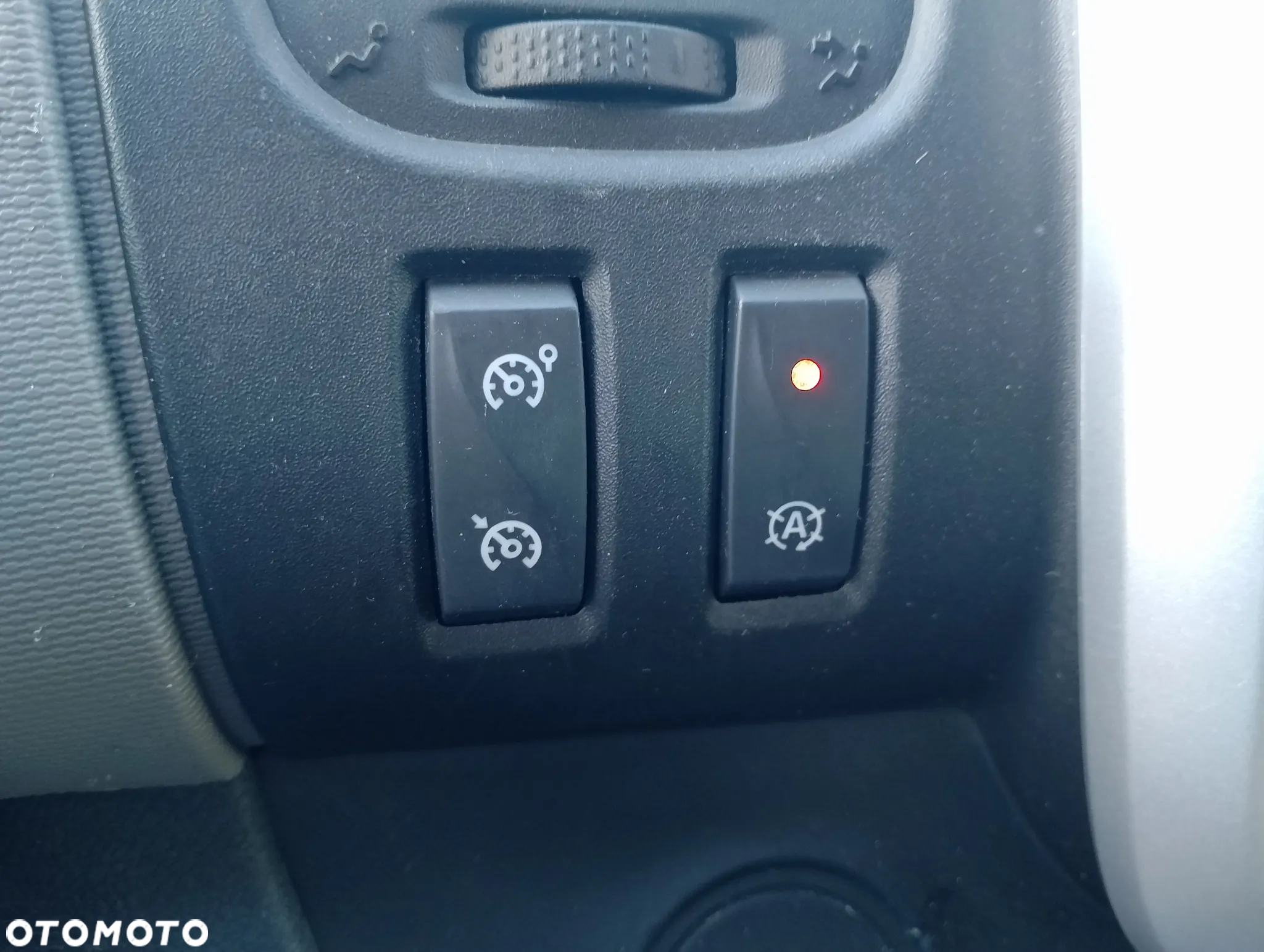 Nissan NV300 - 25