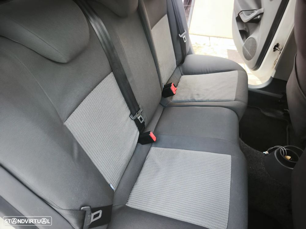 SEAT Ibiza ST 1.6 TDI Style DPF - 13