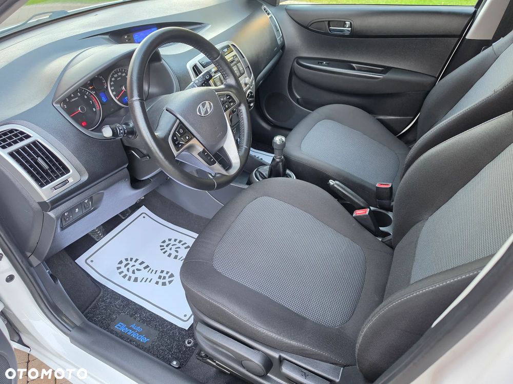 Hyundai i20 blue 1.2 Advantage+ - 7