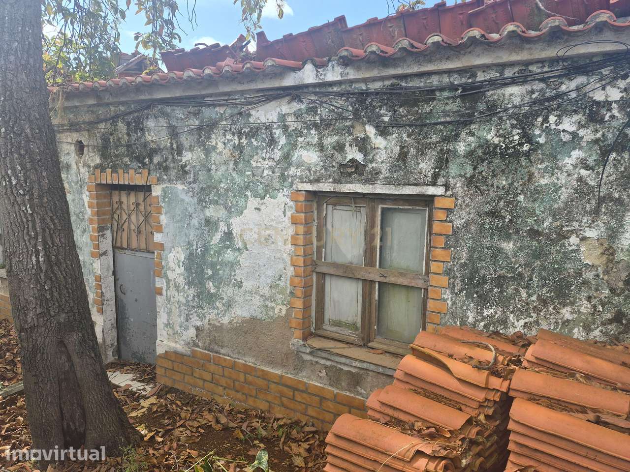 Prédios Urbanos na Sobreda – Transforme este Espaço na Casa dos Seus S - Grande imagem: 3/14