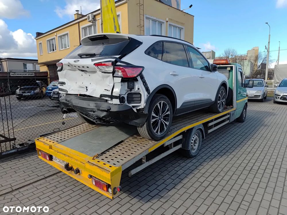 Ford Kuga - 22
