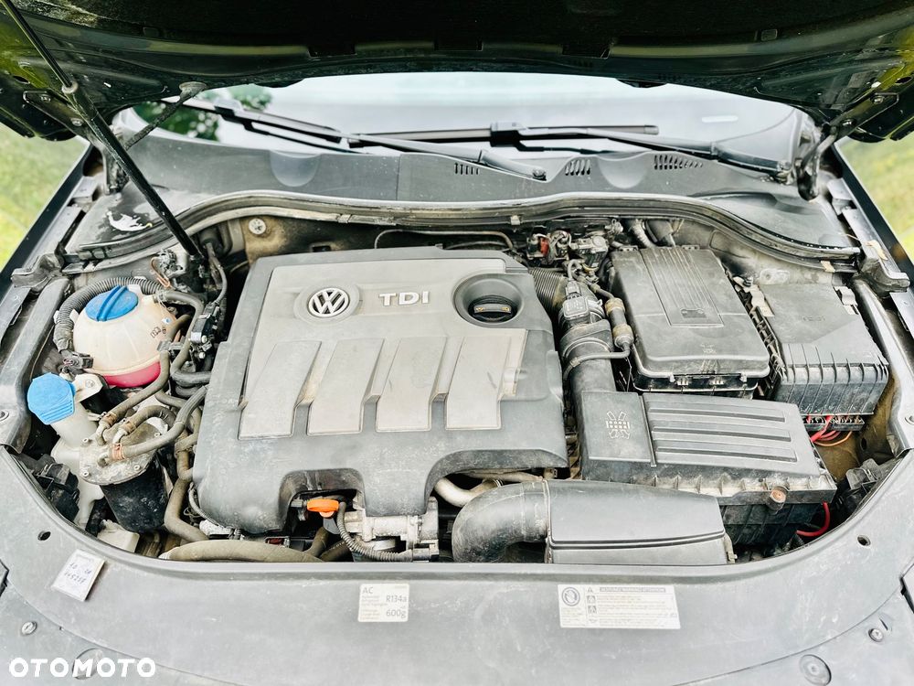 Volkswagen Passat 1.6 TDI BlueMotion Technology Highline - 24