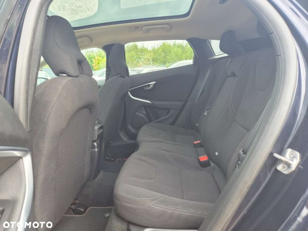 Volvo V40 T2 Momentum - 8