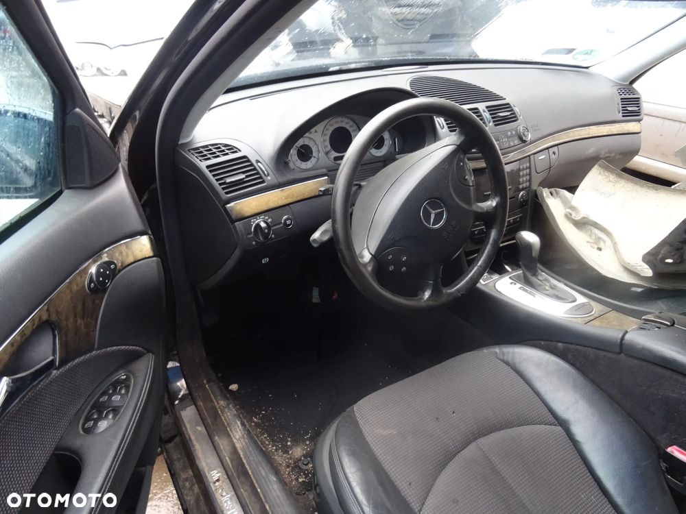 Mercedes w211 combi 1.8 benzyna 2004  lakier(197) na części - 5