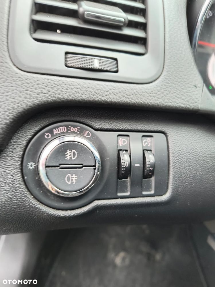 Opel Insignia 2.0 CDTI Sport - 10