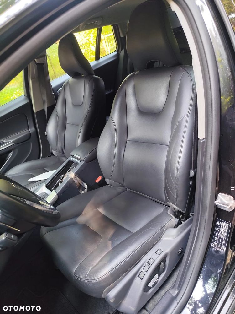 Volvo V60 Cross Country - 10