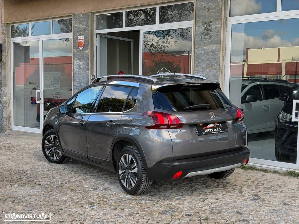 Peugeot 2008 1.2 PureTech Allure - 12