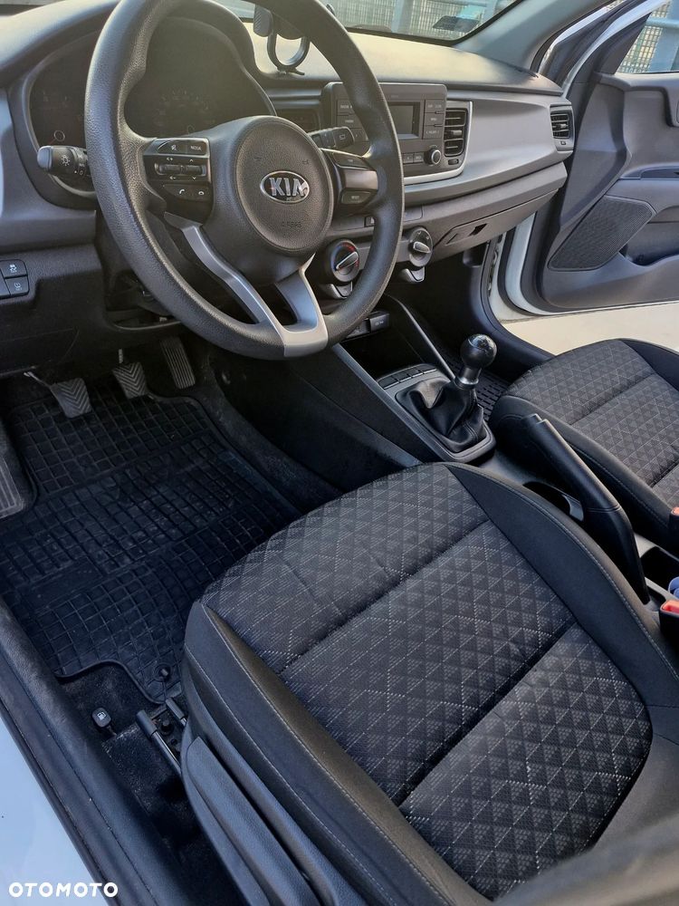 Kia Rio 1.2 M - 11