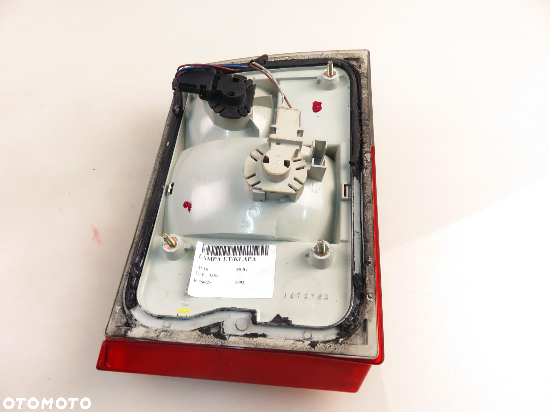 LAMPA LEWA TYLNA KLAPA AUDI 80 B4 8A0945093J - 4