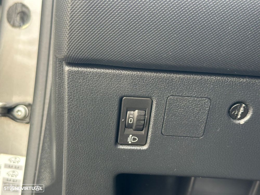 Peugeot 308 1.6 HDi Executive CVM6 - 17