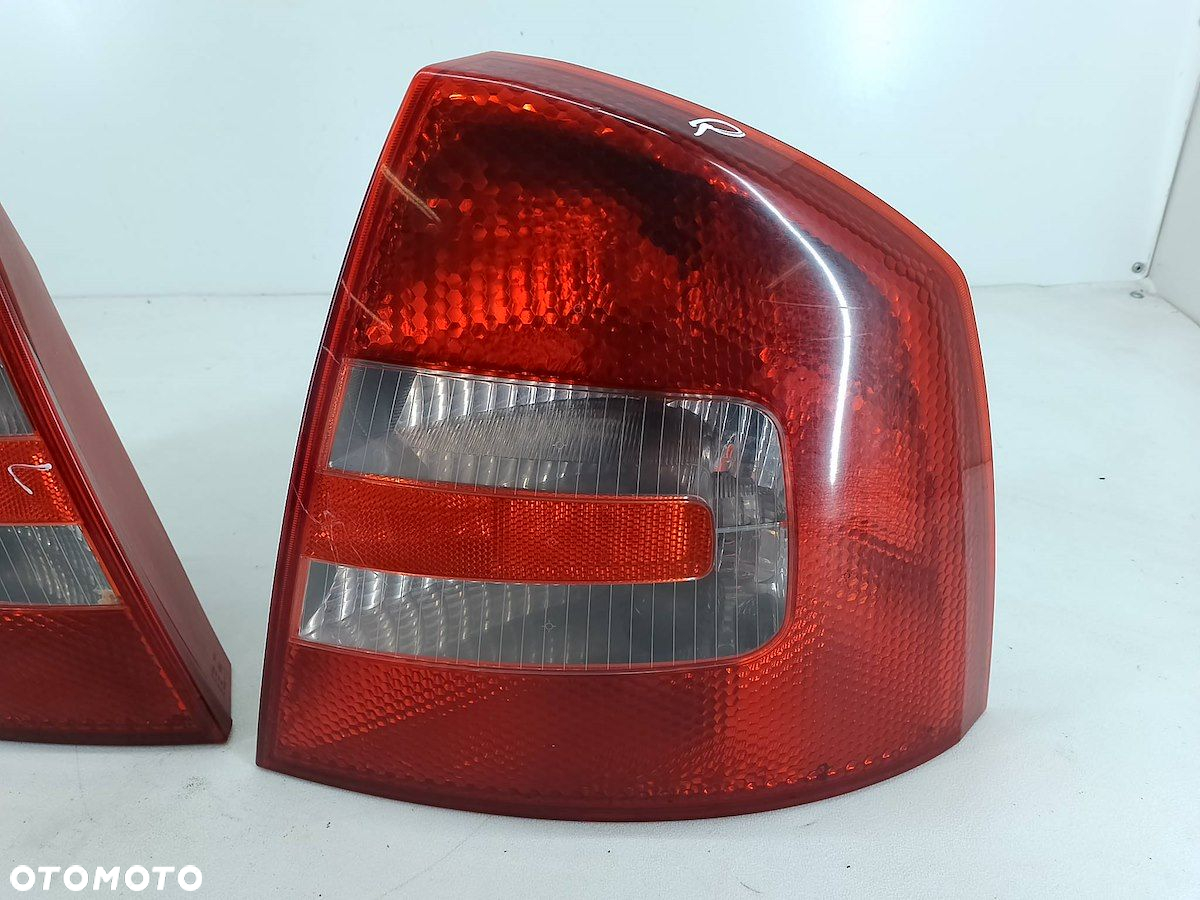 LAMPY TYŁ KOMPLET SKODA OCTAVIA II 1Z5945096A  1Z5945095A HATCHBACK - 3
