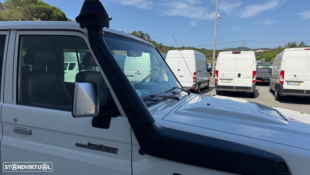Toyota Land Cruiser D-4D - 27