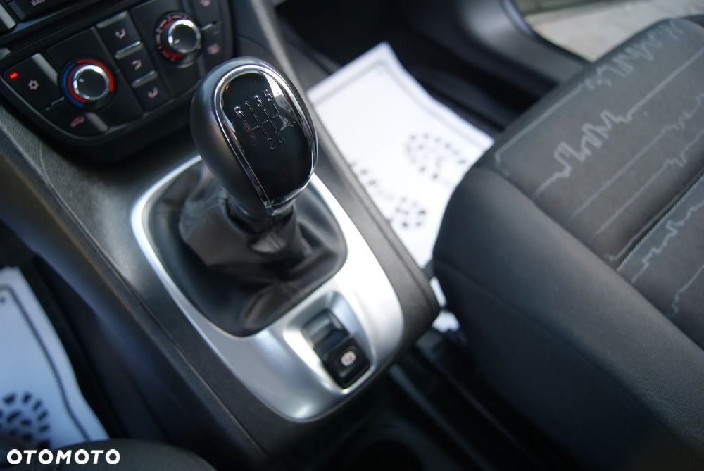 Opel Meriva 1.4 Essentia - 32