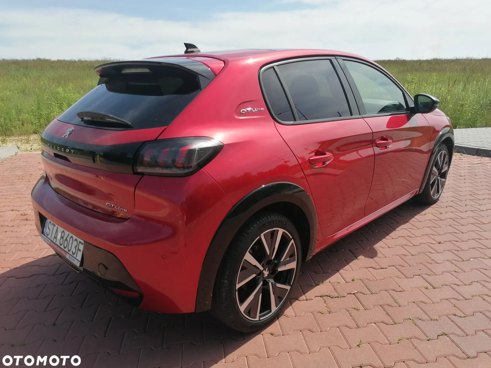 Peugeot 208 PureTech 100 GT - 8