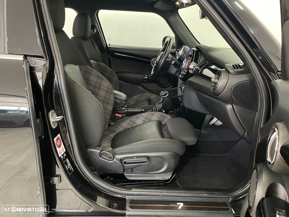 MINI 5 Portas Cooper D Aut. Seven - 20