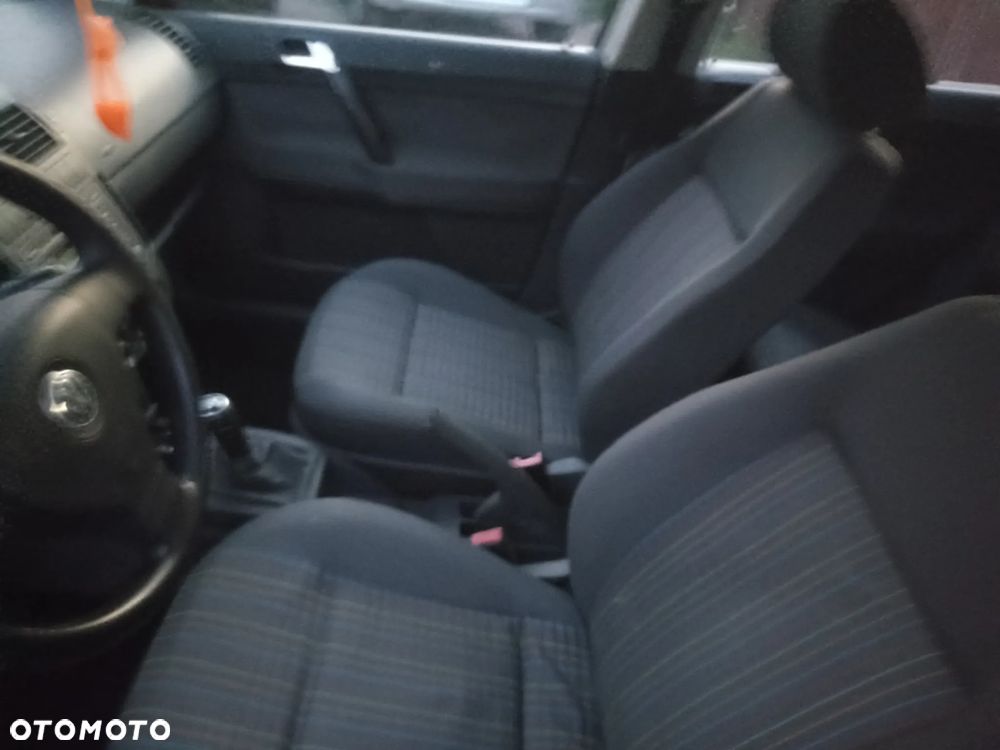 Volkswagen Polo - 9