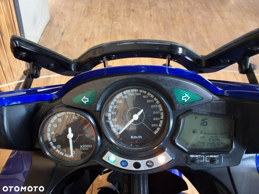 Yamaha FJR - 11