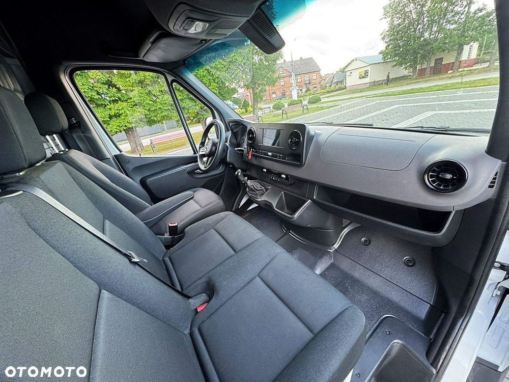 Mercedes-Benz Sprinter - 7