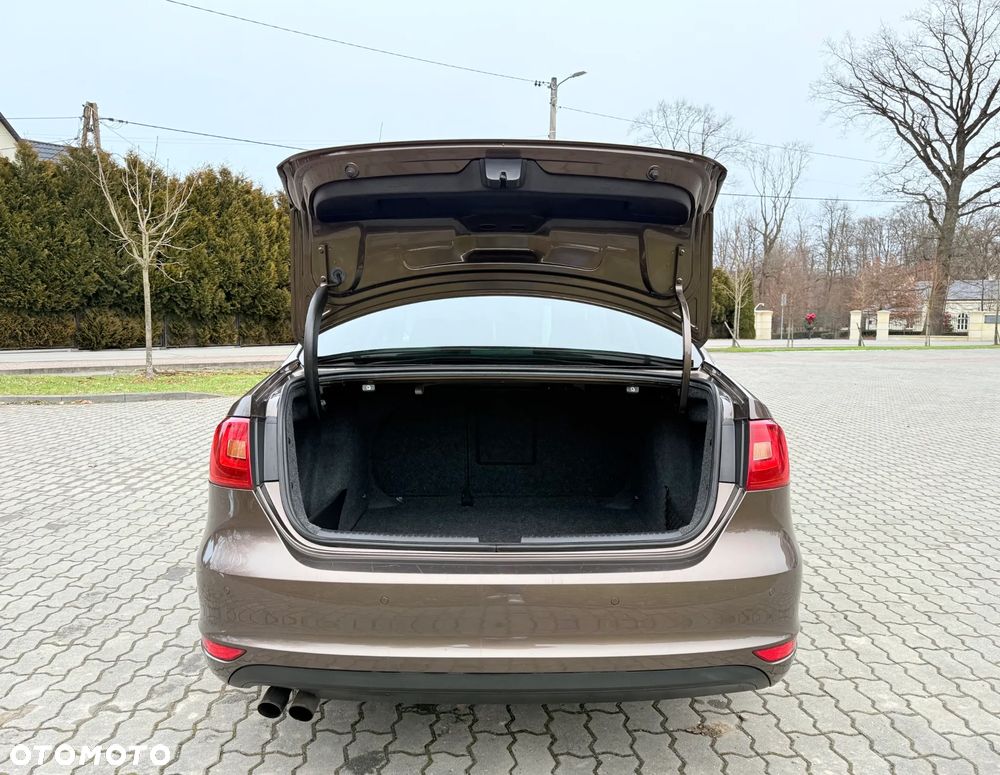 Volkswagen Jetta 1.4 TSI Highline Perfectline DSG - 31