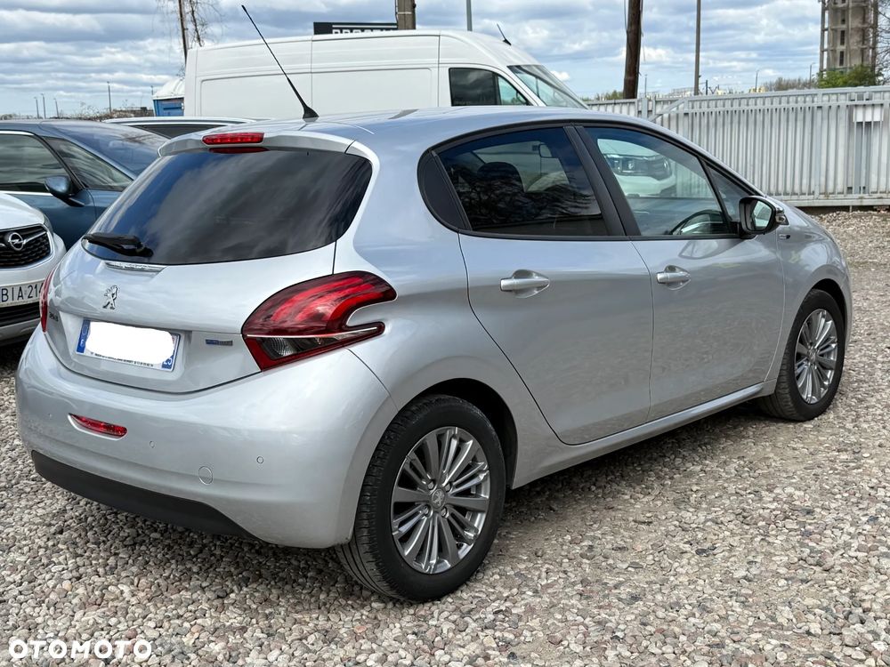 Peugeot 208 PureTech 82 Start & Stop Allure - 6