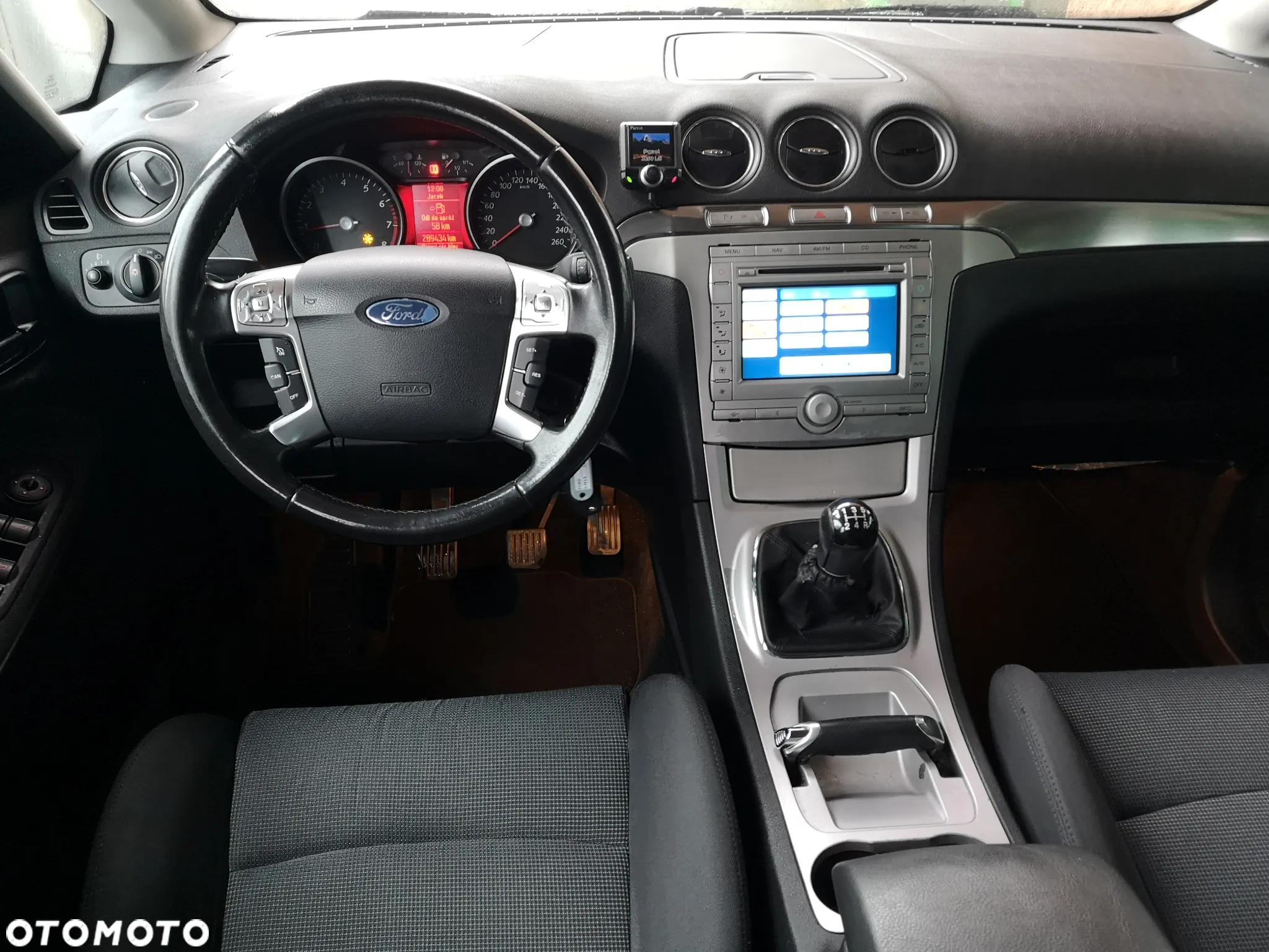 Ford S-Max - 13