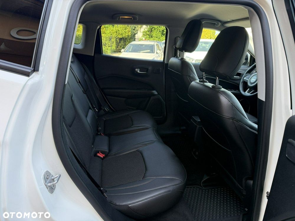Jeep Compass 1.4 TMair Limited FWD S&S - 26