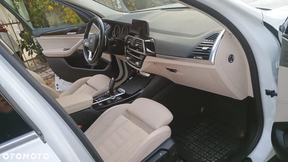 BMW X3 sDrive18d xLine - 9