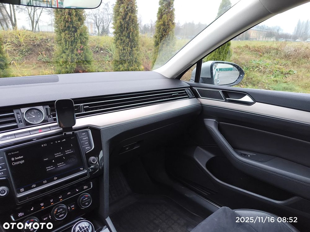 Volkswagen Passat - 9