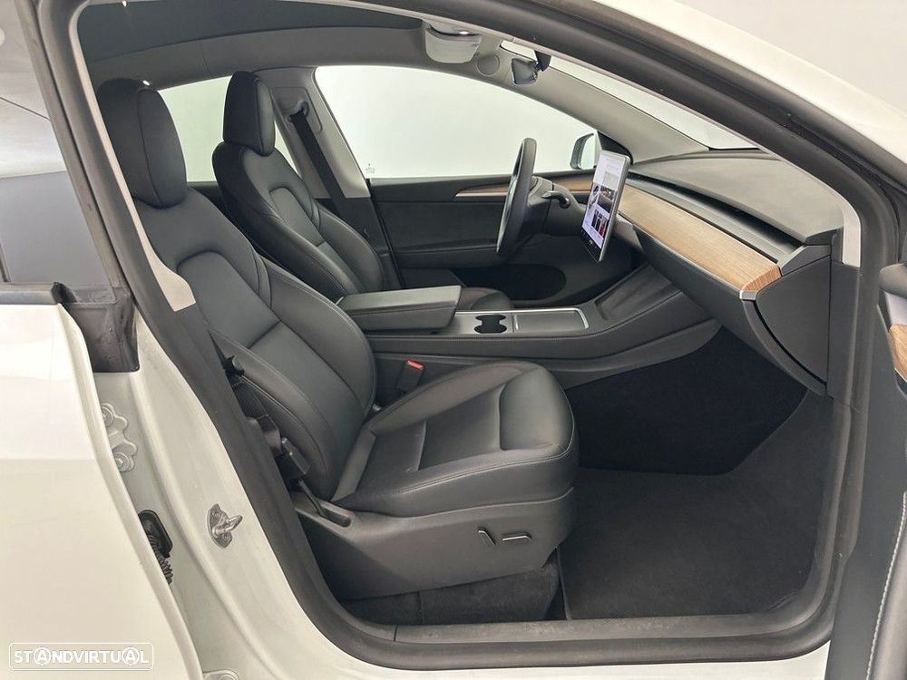 Tesla Model Y Long Range Dual Motor AWD - 6