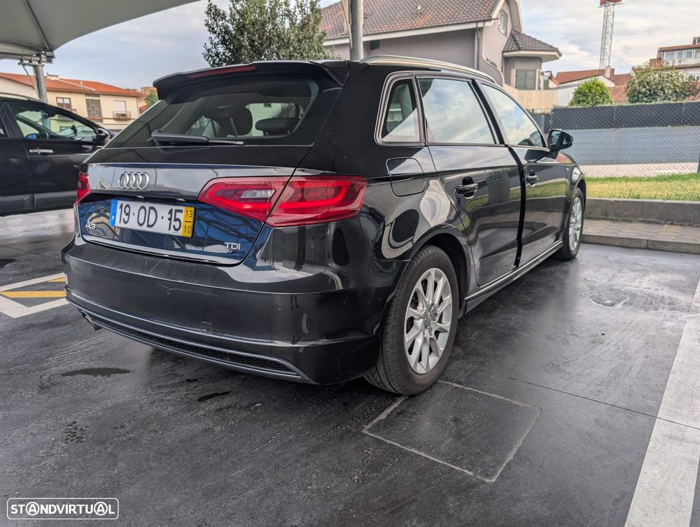 Audi A3 Sportback 1.6 TDI Attraction Special Edition - 3